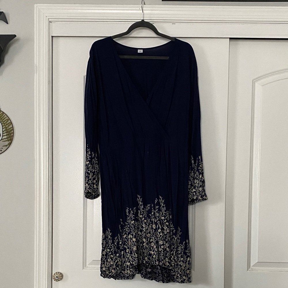 Old Navy - Elegant Navy Blue Dress with Floral Accents